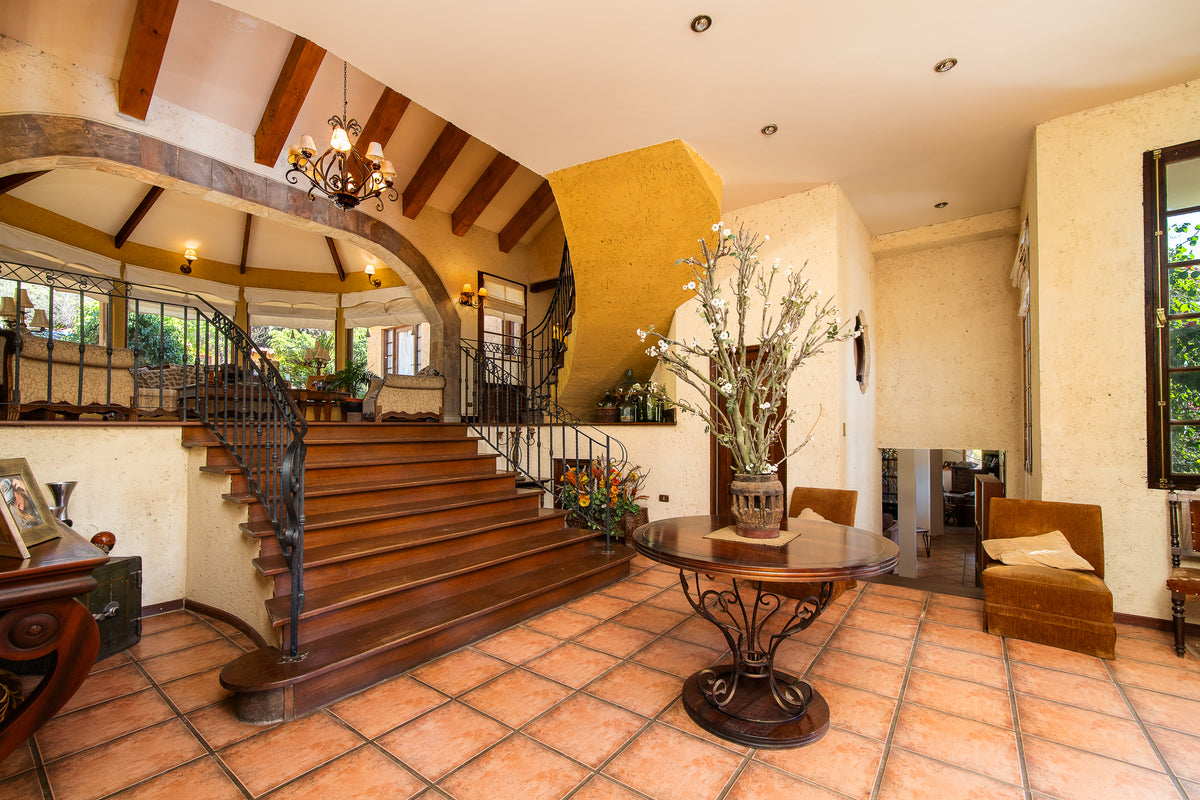 🏡 Hacienda de Lujo en Venta | Exclusividad, Naturaleza y Potencial de Inversión