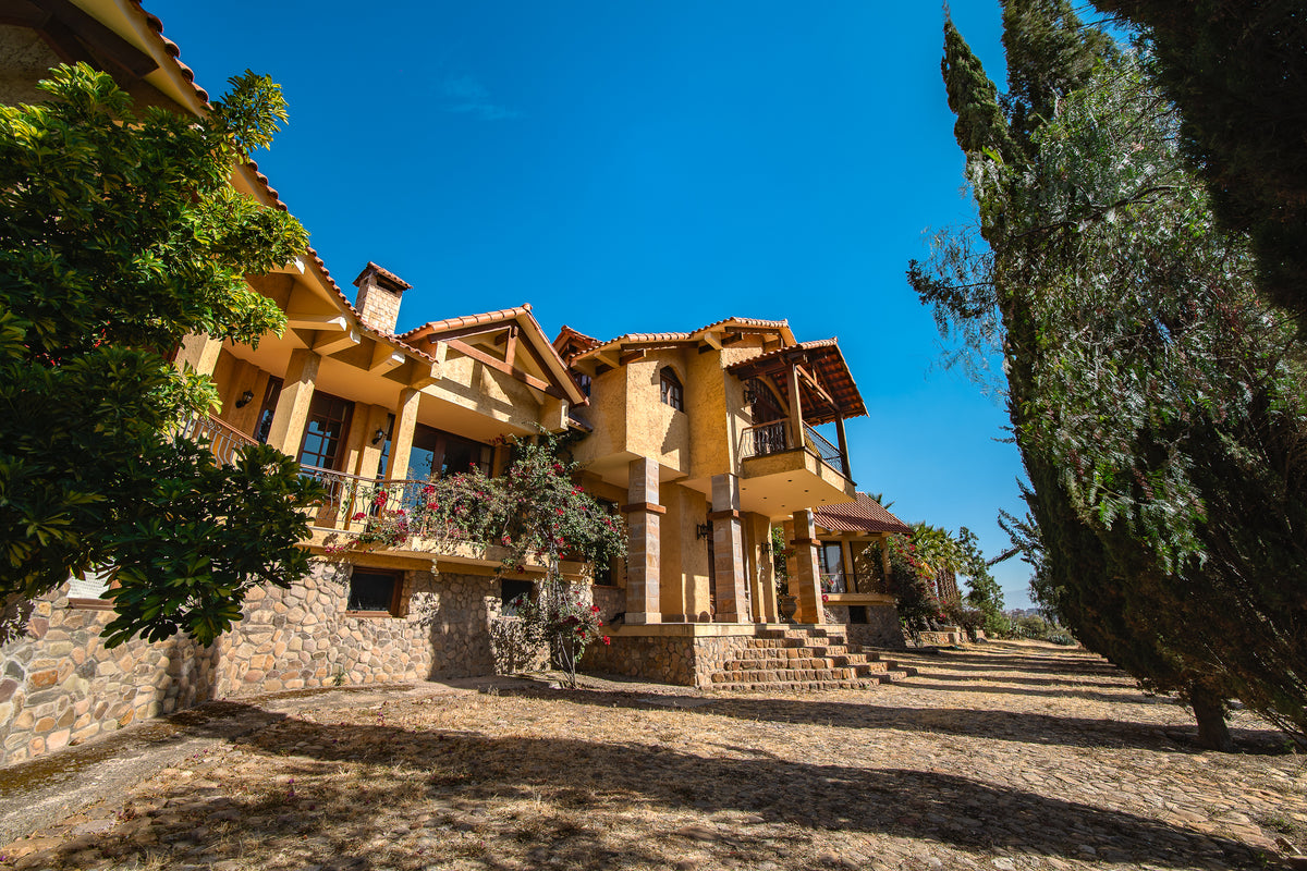 🏡 Hacienda de Lujo en Venta | Exclusividad, Naturaleza y Potencial de Inversión