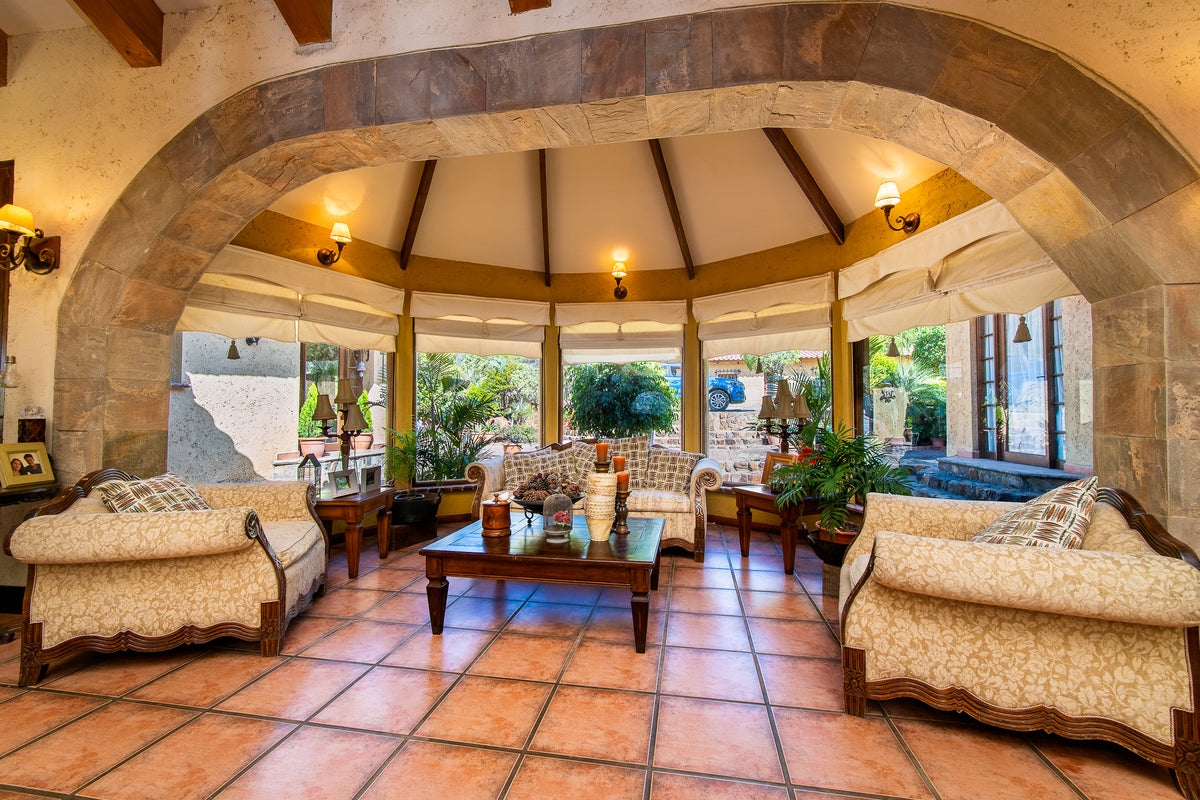🏡 Hacienda de Lujo en Venta | Exclusividad, Naturaleza y Potencial de Inversión