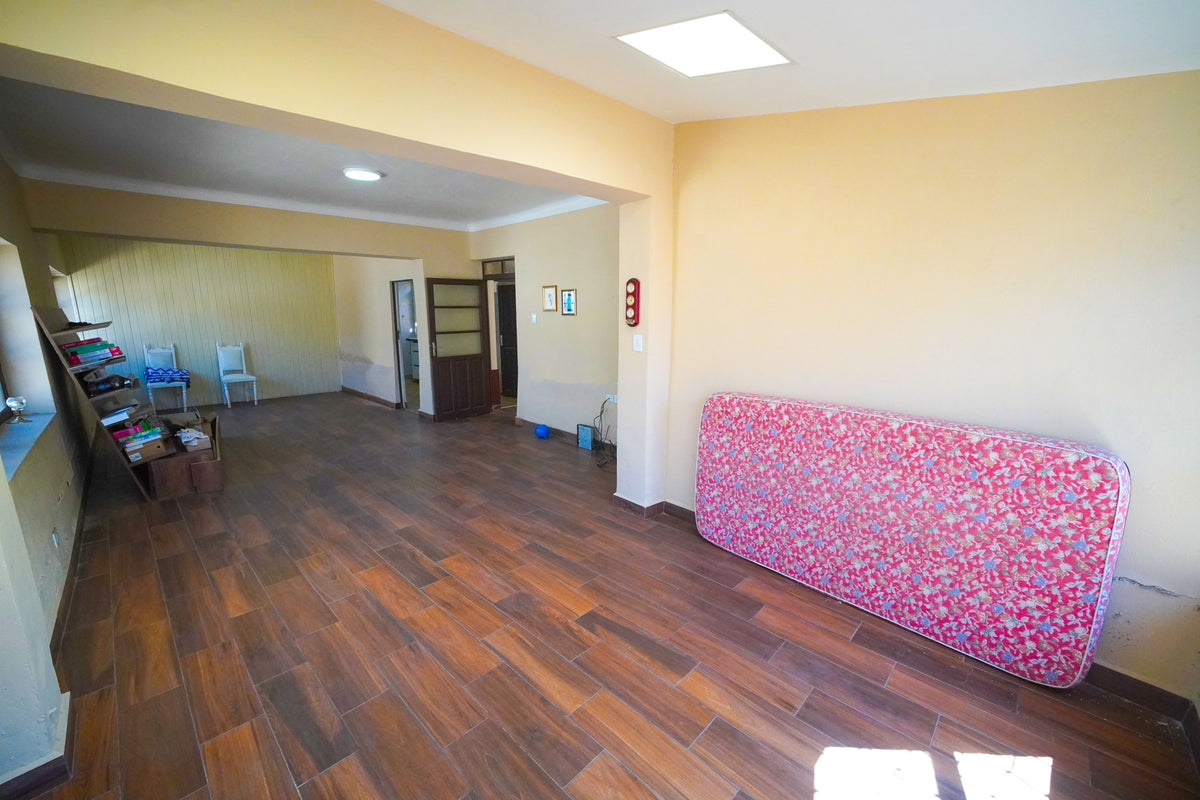 CASA EN VENTA EN CALA CALA – Excelente Ubicación a Cuadras del Estadio Félix Capriles