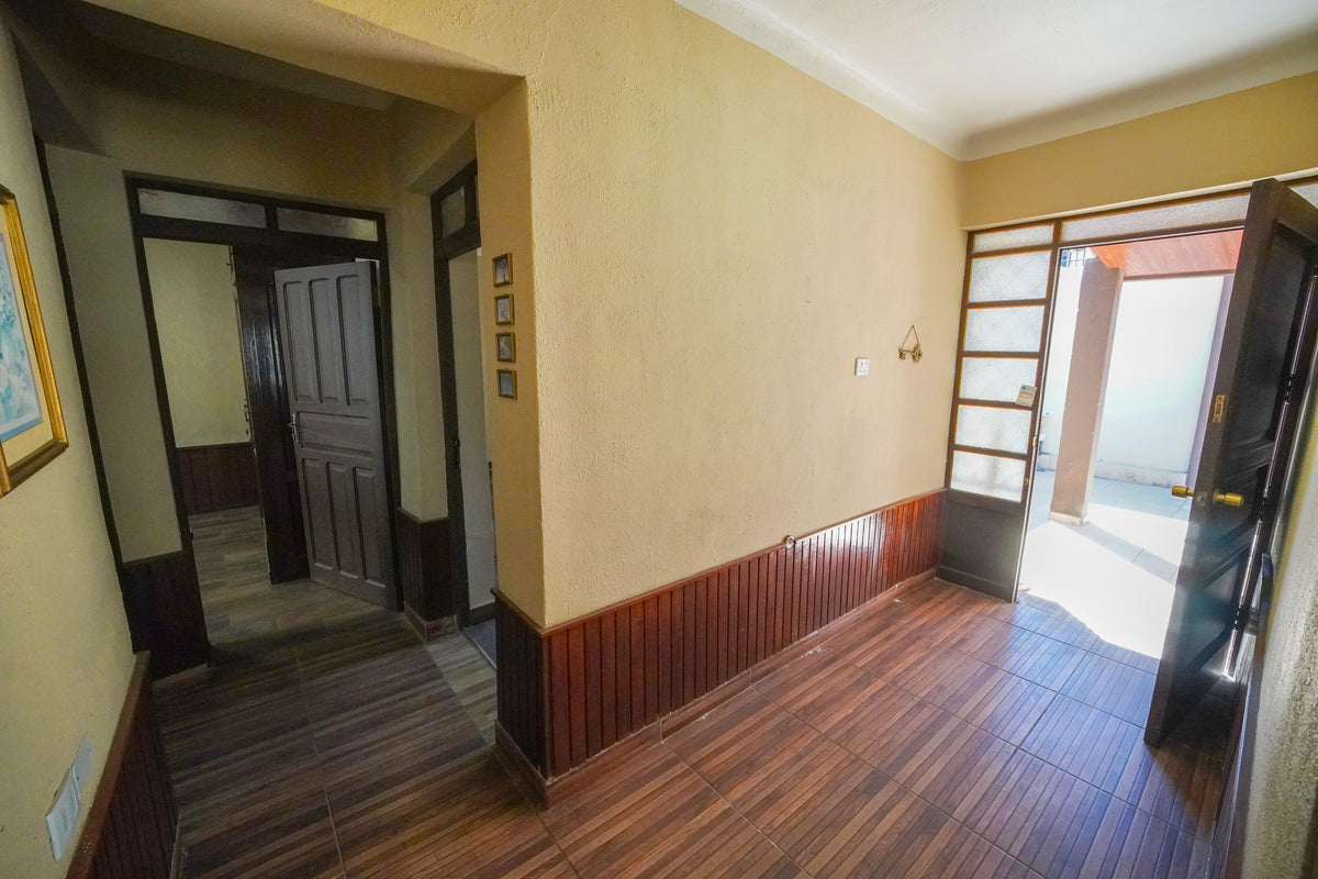 CASA EN VENTA EN CALA CALA – Excelente Ubicación a Cuadras del Estadio Félix Capriles