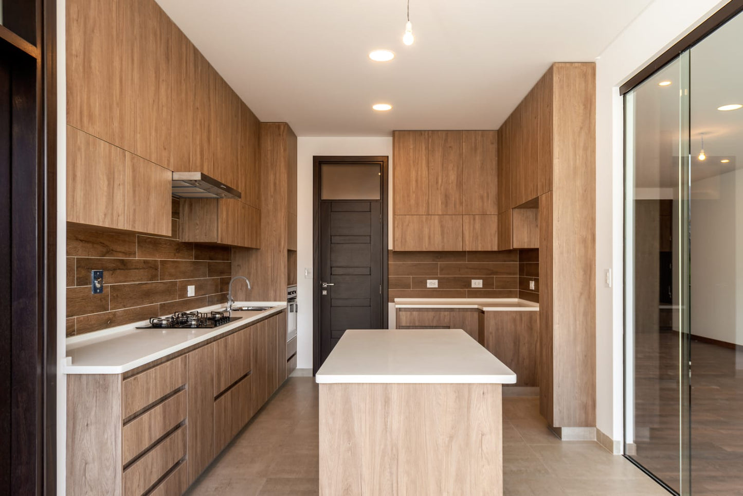 Departamento de Lujo a Estrenar (3 Dormitorios + Parqueo) | Zona Queru Queru Cochabamba
