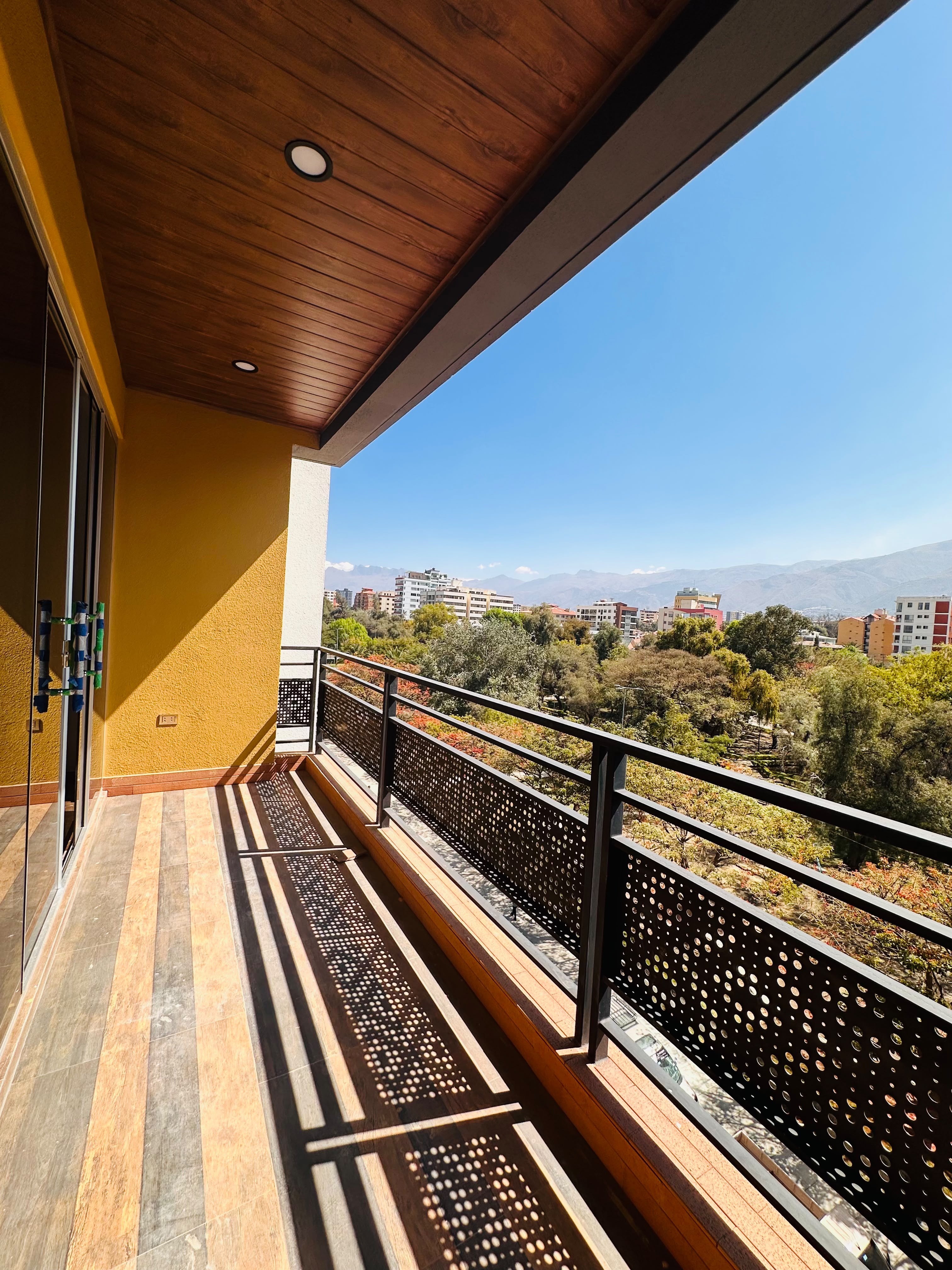 Exclusivo Departamento Familiar de 4 Dormitorios frente al Parque Lincoln | Cala Cala Cochabamba