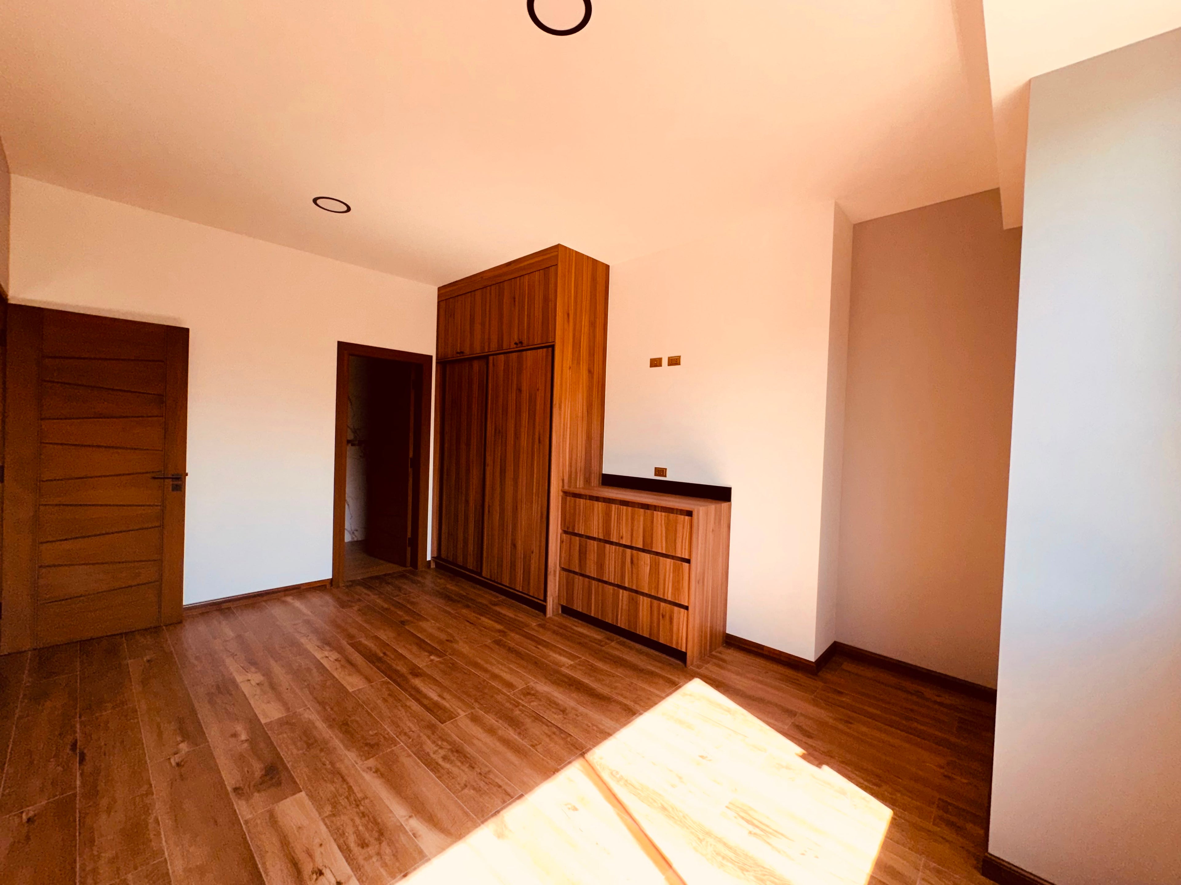 Exclusivo Departamento Familiar de 4 Dormitorios frente al Parque Lincoln | Cala Cala Cochabamba