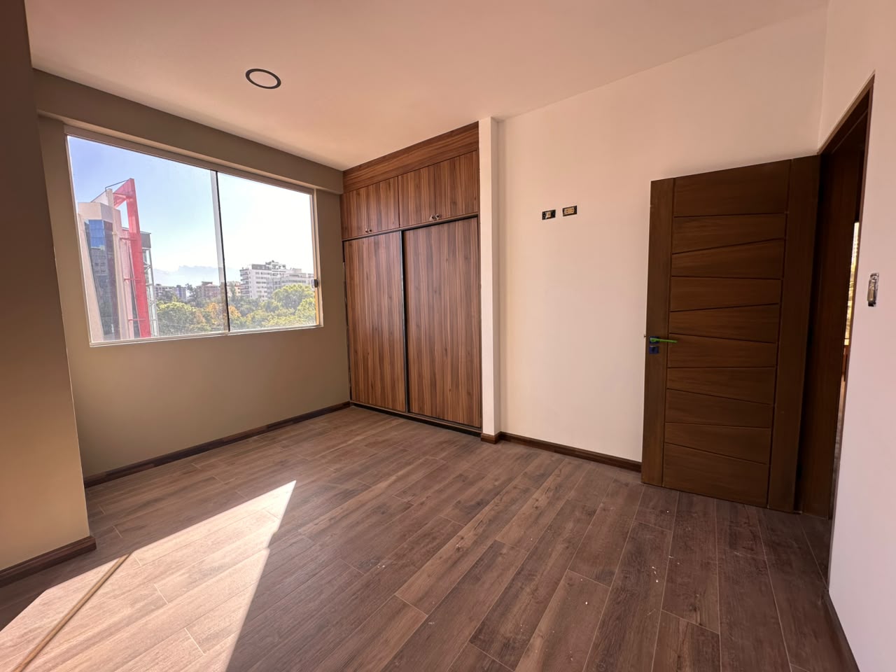 Moderno Departamento de 3 Dormitorios frente al Parque Lincoln | Cala Cala Cochabamba