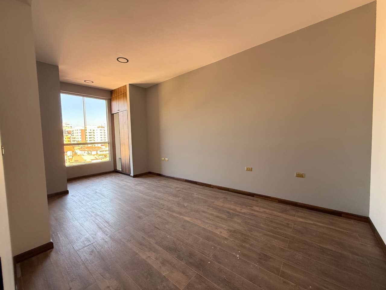 Moderno Departamento de 2 Dormitorios Suites frente al Parque Lincoln | Cala Cala Cochabamba