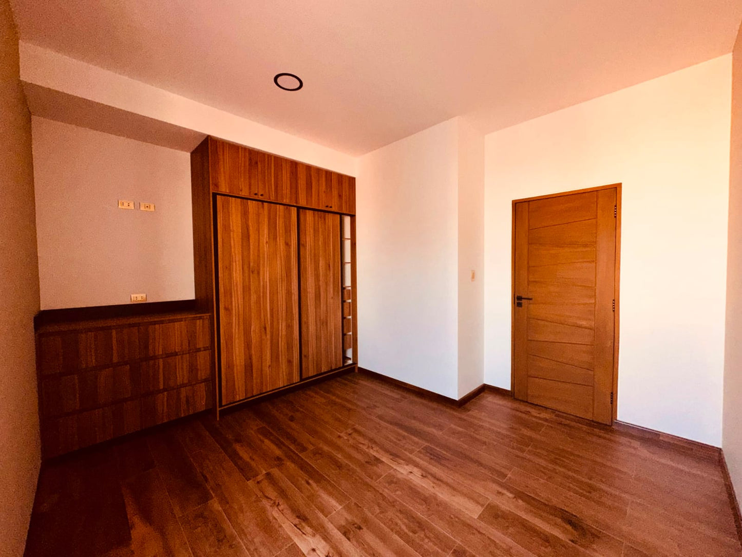 Moderno Departamento de 2 Dormitorios frente al Parque Lincoln | Cala Cala Cochabamba