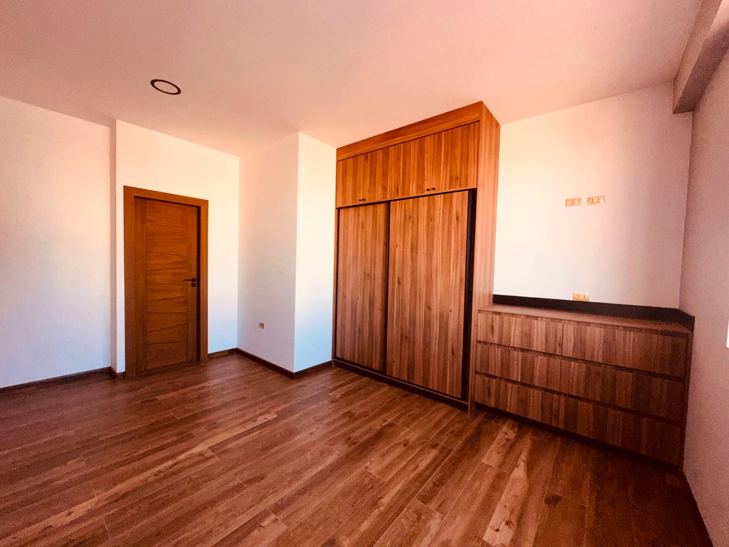 Moderno Departamento de 2 Dormitorios frente al Parque Lincoln | Cala Cala Cochabamba