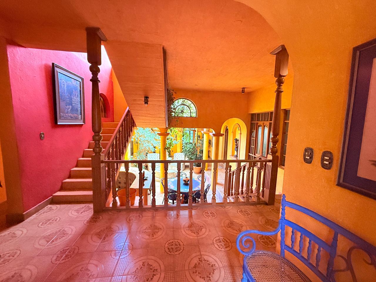 Exclusiva Residencia con Piscina y Amplio Jardín en Cochabamba El Mirador – 1.360 m²