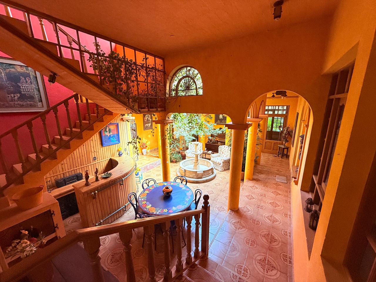 Exclusiva Residencia con Piscina y Amplio Jardín en Cochabamba El Mirador – 1.360 m²