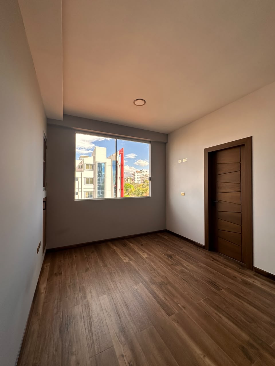 Moderno Departamento de 1 Habitación Frente al Parque Lincoln – Cochabamba