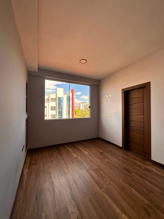 Moderno Departamento de 1 Habitación Frente al Parque Lincoln – Cochabamba