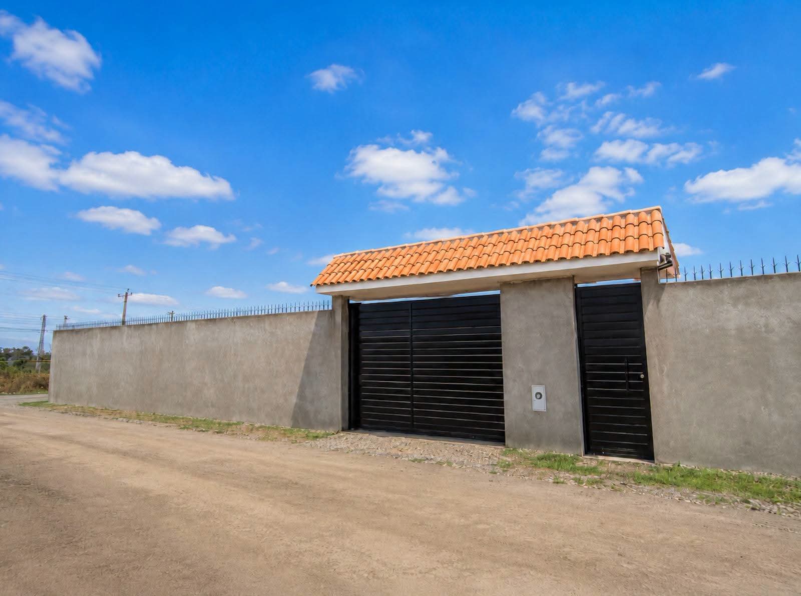 Hermosa Propiedad con Quincho y Amplio Terreno de 770,90 m² – Colcapirhua, Cochabamba