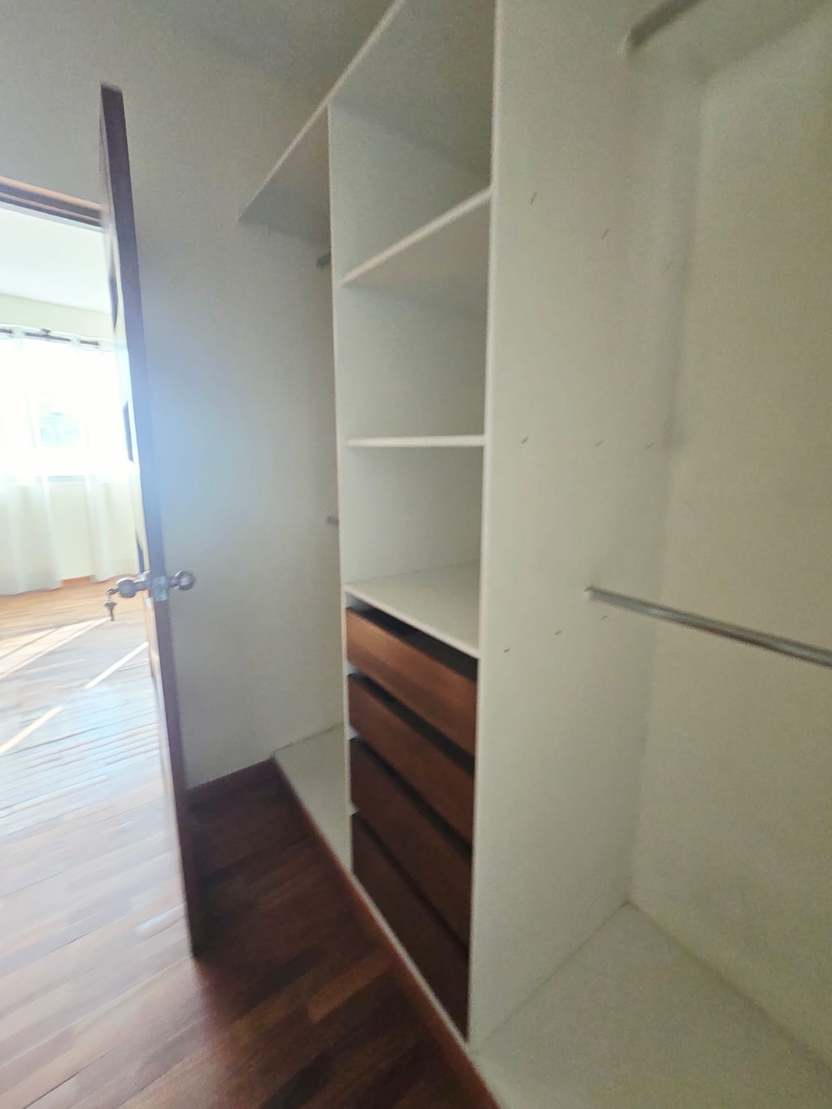 Departamento de 3 Dormitorios en Queru Queru Cochabamba – Av. Melchor Urquidi