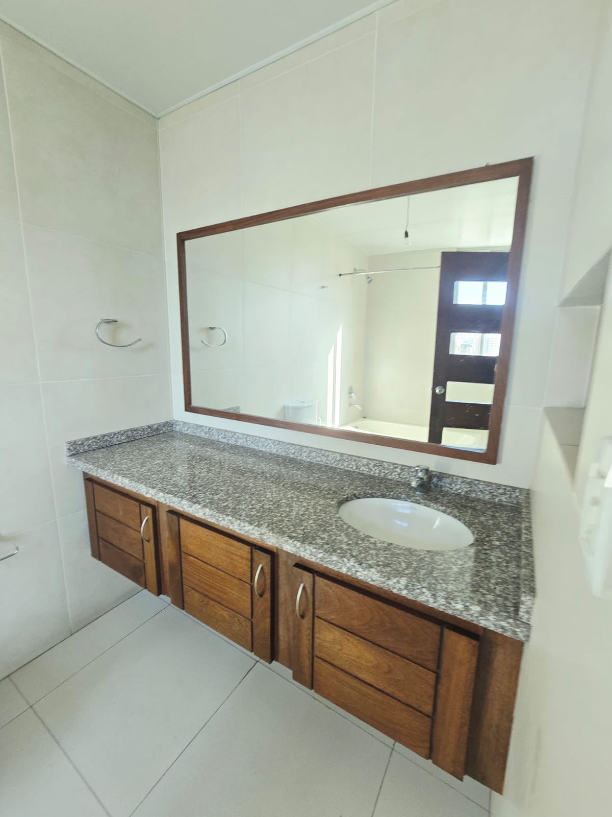 Departamento de 3 Dormitorios en Queru Queru Cochabamba – Av. Melchor Urquidi