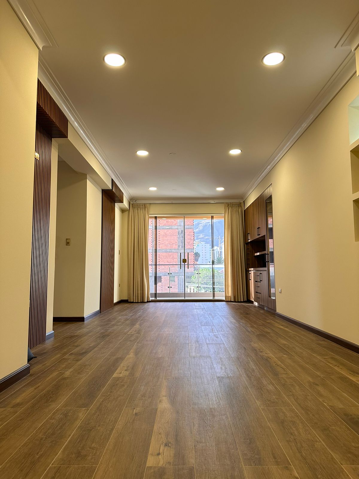 Moderno Departamento de 4 Dormitorios en Cala Cala Cochabamba a dos cuadras del Stadium